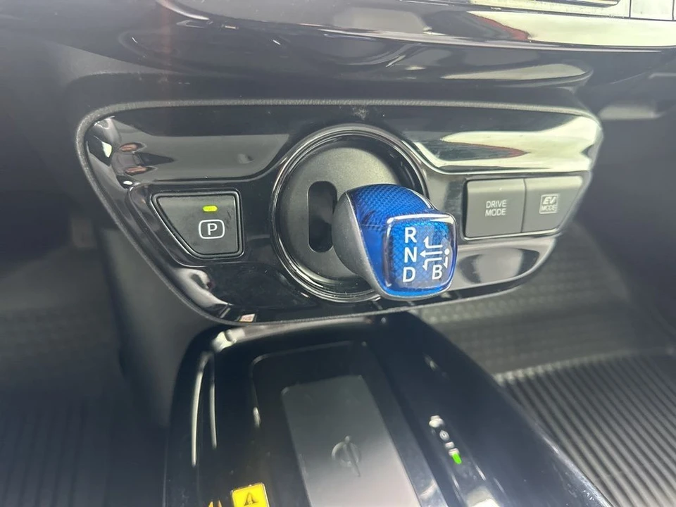 2022 Toyota Prius 4th Gen - Image 16 of 21