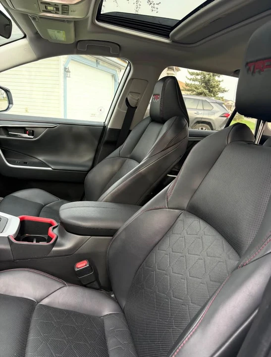 2022 Toyota RAV4 5th Gen - Image 7 of 9