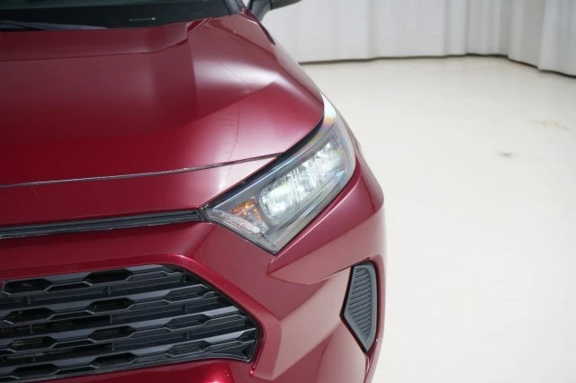 2022 Toyota RAV4 5th Gen - Image 10 of 21