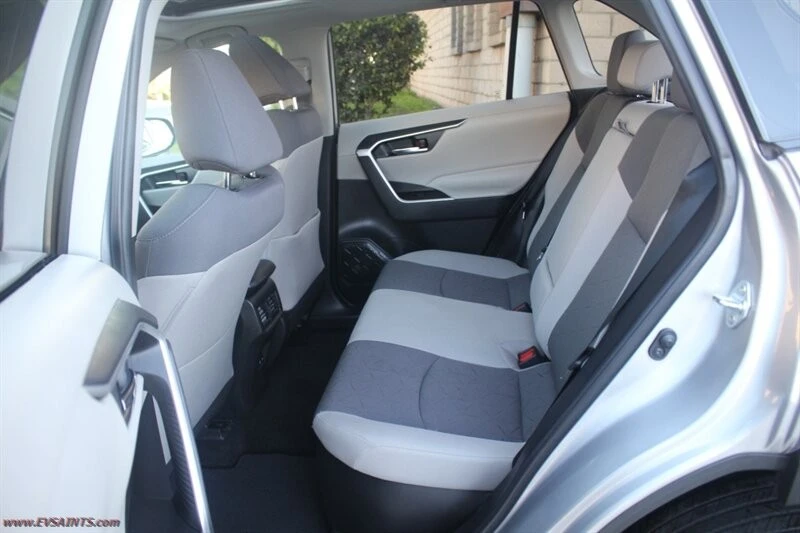 2022 Toyota RAV4 5th Gen - Image 11 of 21