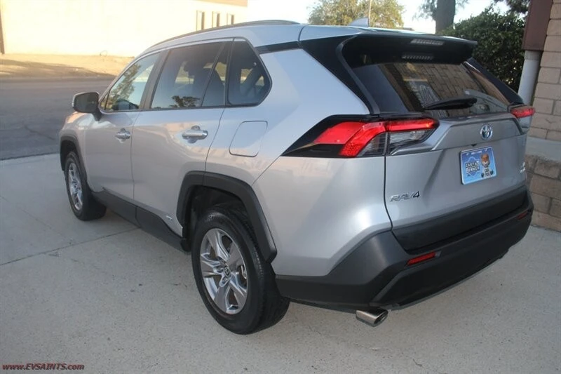 2022 Toyota RAV4 5th Gen - Image 5 of 21