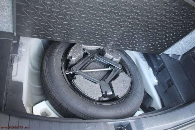 2022 Toyota RAV4 5th Gen - Image 10 of 21