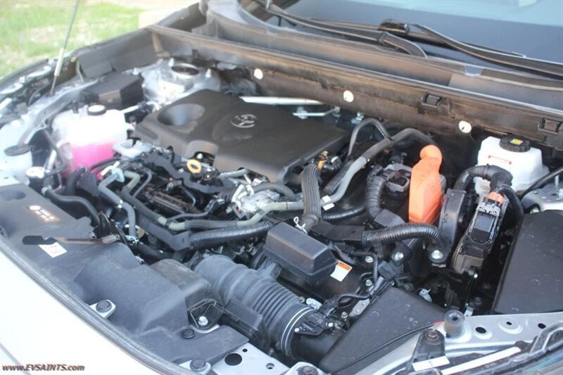 2022 Toyota RAV4 5th Gen - Image 17 of 21