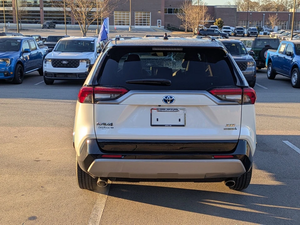 2022 Toyota RAV4 5th Gen - Image 4 of 12