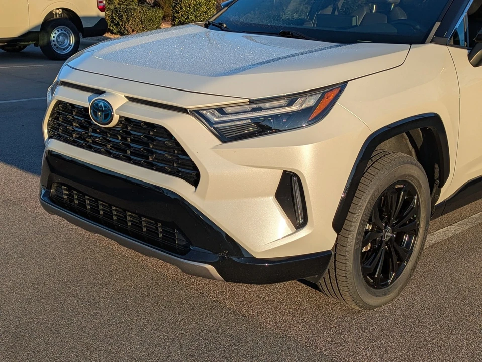 2022 Toyota RAV4 5th Gen - Image 9 of 12