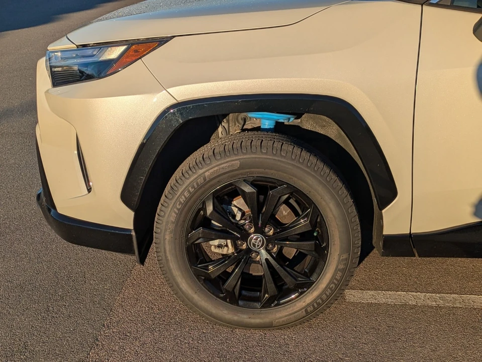 2022 Toyota RAV4 5th Gen - Image 10 of 12