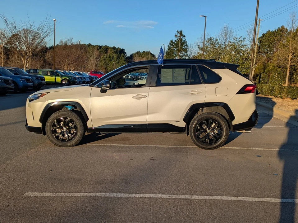 2022 Toyota RAV4 5th Gen - Image 6 of 12