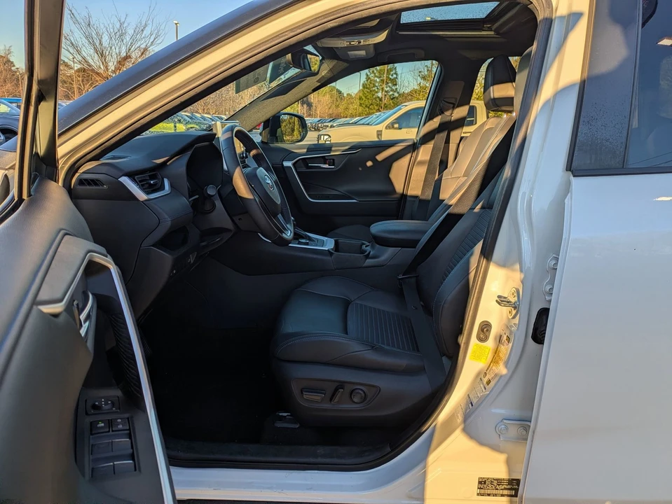 2022 Toyota RAV4 5th Gen - Image 11 of 12