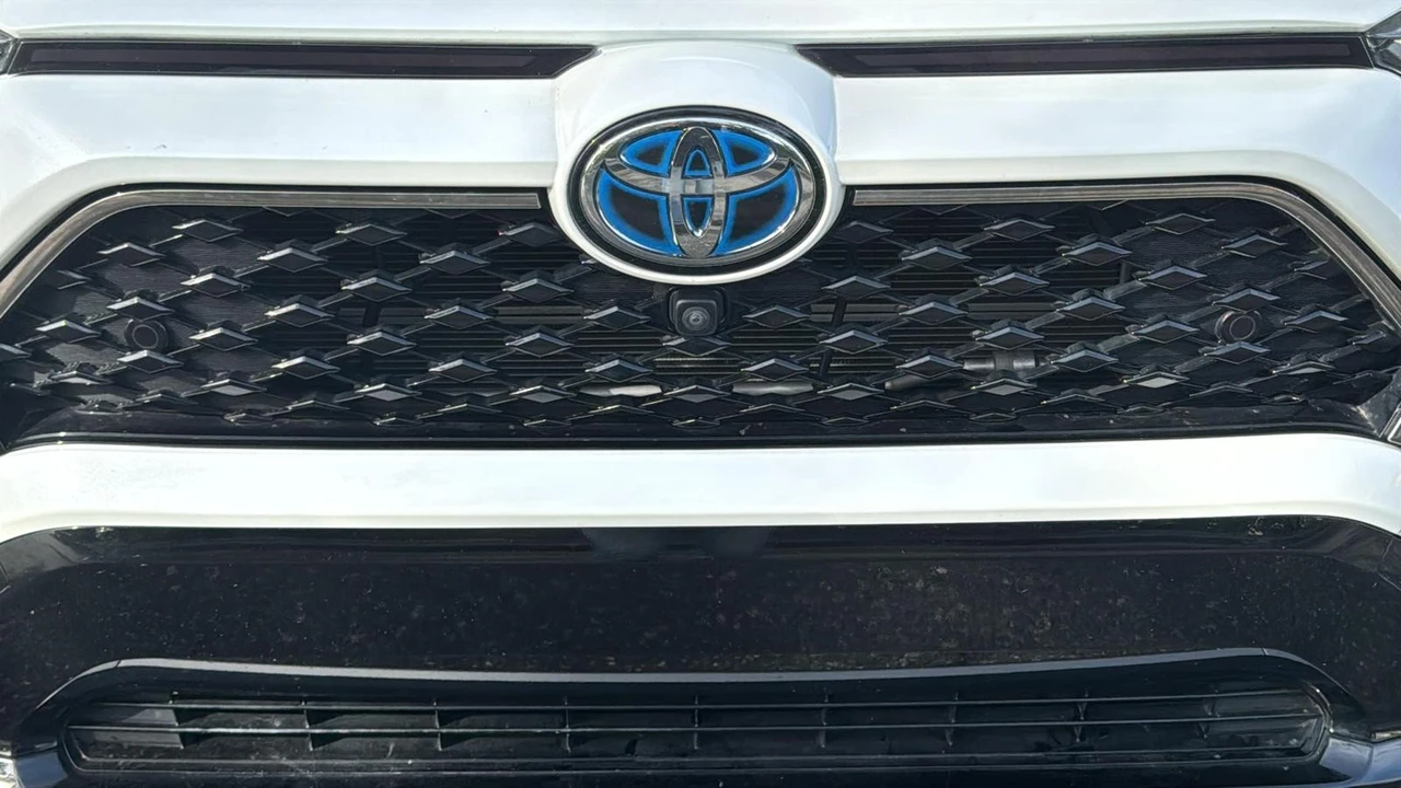 2022 Toyota RAV4 5th Gen - Image 4 of 21