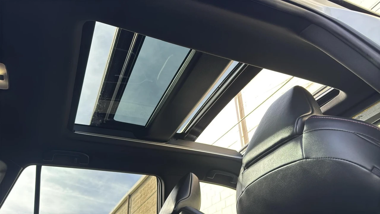 2022 Toyota RAV4 5th Gen - Image 18 of 21