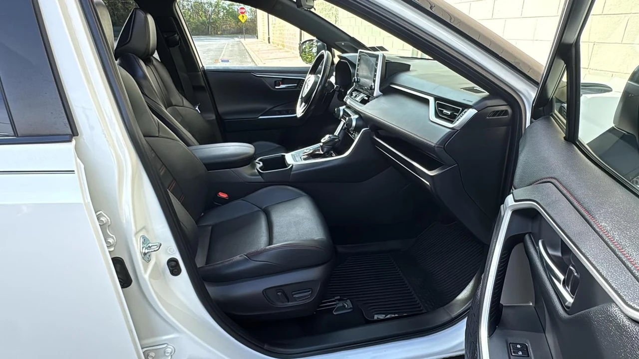 2022 Toyota RAV4 5th Gen - Image 20 of 21