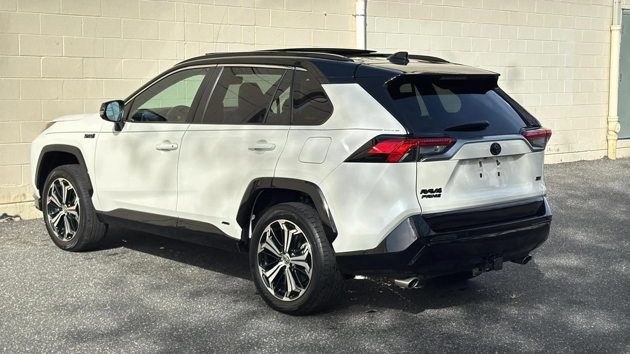 2022 Toyota RAV4 5th Gen - Image 5 of 21