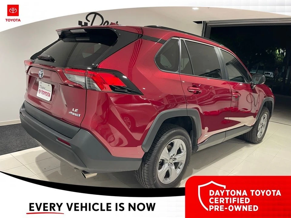 2022 Toyota RAV4 5th Gen - Image 8 of 12