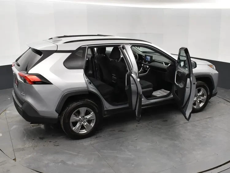 2022 Toyota RAV4 5th Gen - Image 6 of 12