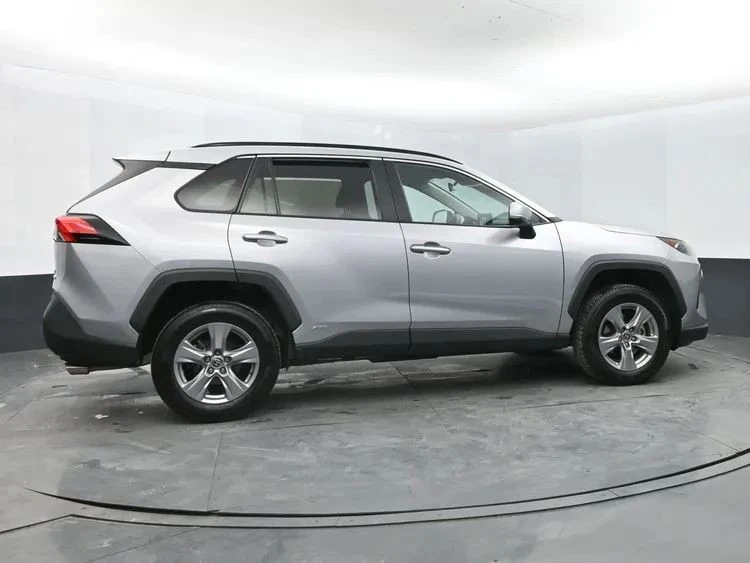 2022 Toyota RAV4 5th Gen - Image 4 of 12