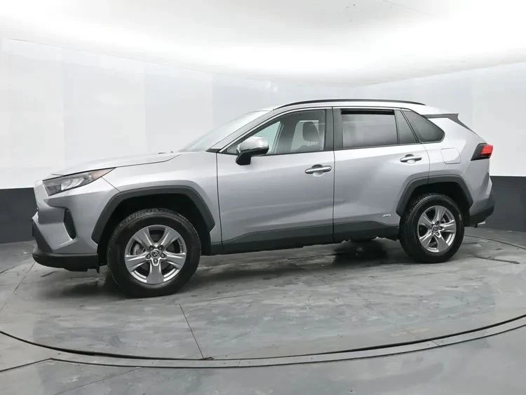 2022 Toyota RAV4 5th Gen - Image 5 of 12