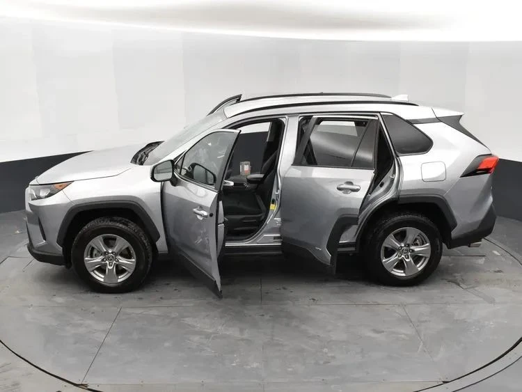 2022 Toyota RAV4 5th Gen - Image 7 of 12