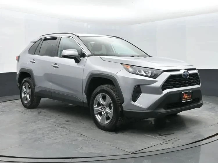 2022 Toyota RAV4 5th Gen - Image 2 of 12