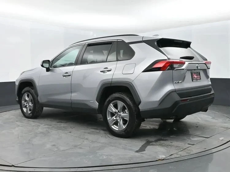 2022 Toyota RAV4 5th Gen - Image 9 of 12
