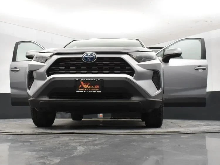 2022 Toyota RAV4 5th Gen - Image 11 of 12