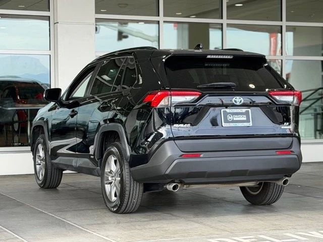 2022 Toyota RAV4 5th Gen - Image 9 of 21