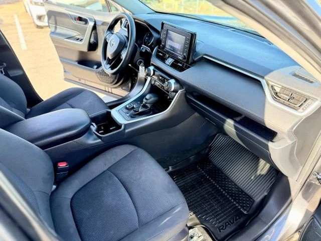2022 Toyota RAV4 5th Gen - Image 16 of 21