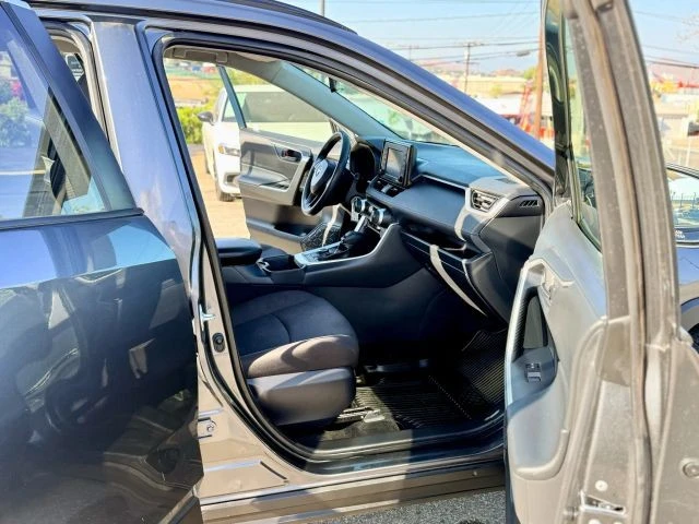 2022 Toyota RAV4 5th Gen - Image 14 of 21