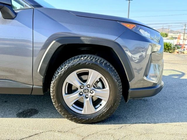 2022 Toyota RAV4 5th Gen - Image 15 of 21