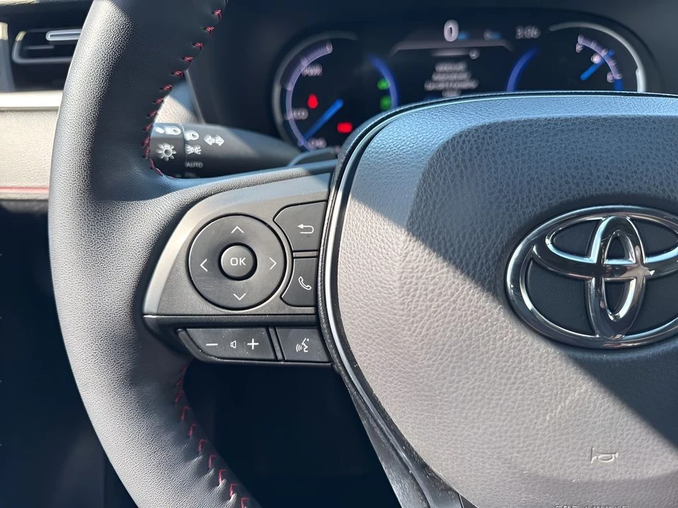2022 Toyota RAV4 5th Gen - Image 15 of 21
