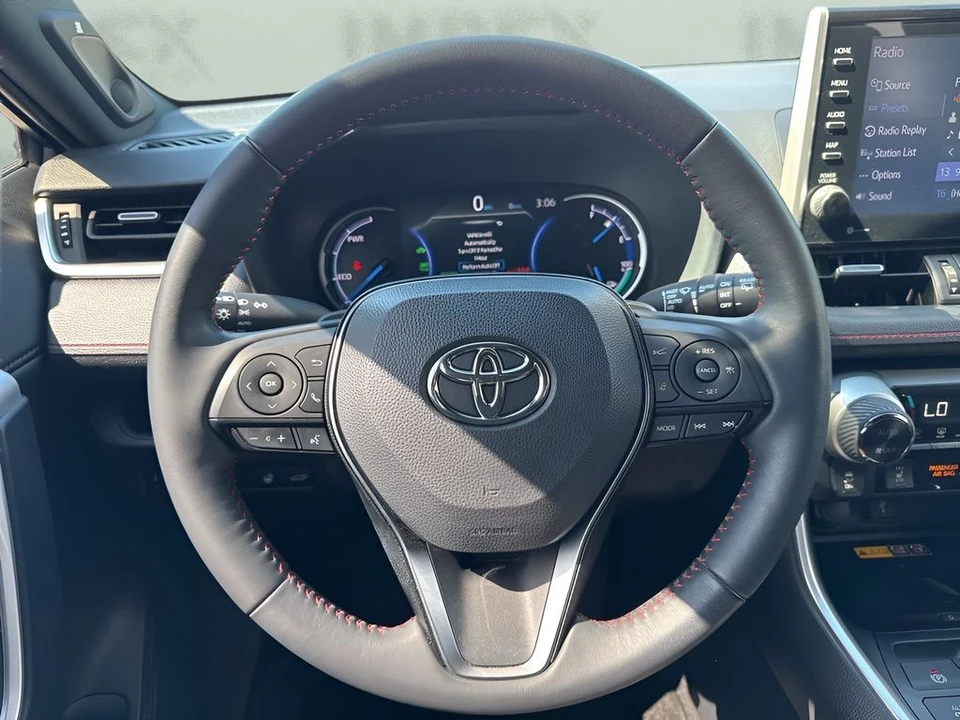 2022 Toyota RAV4 5th Gen - Image 14 of 21
