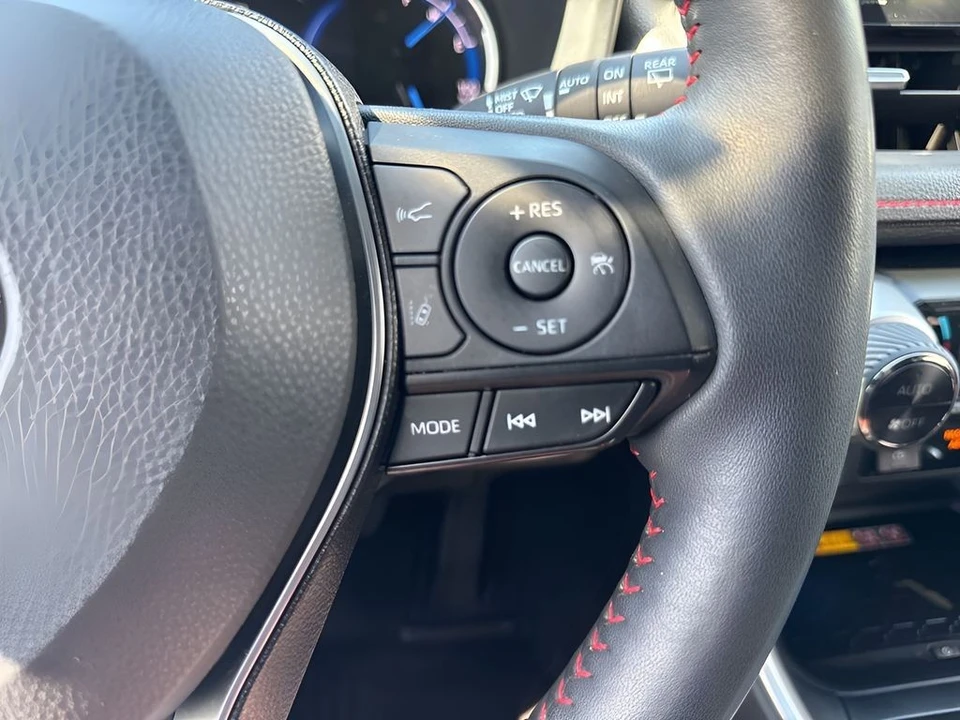 2022 Toyota RAV4 5th Gen - Image 16 of 21
