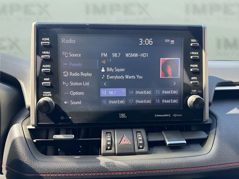 2022 Toyota RAV4 5th Gen - Image 18 of 21
