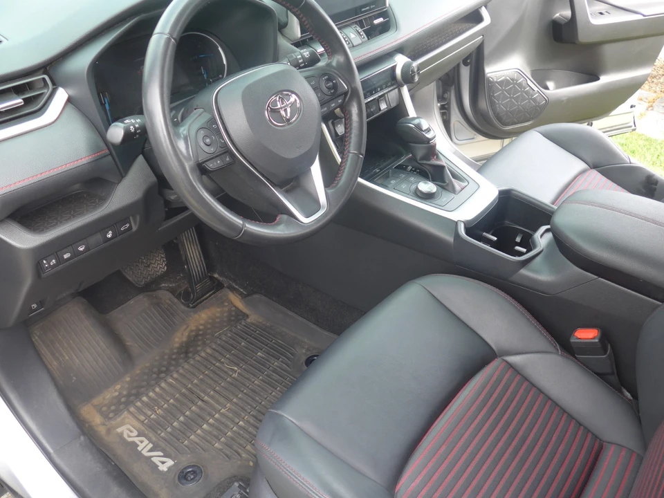 2022 Toyota RAV4 5th Gen - Image 3 of 10