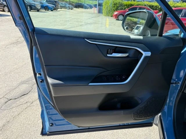 2022 Toyota RAV4 5th Gen - Image 10 of 21