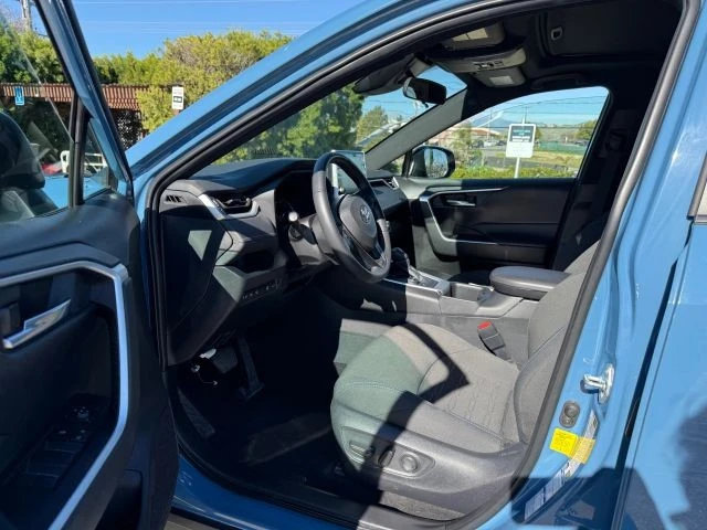 2022 Toyota RAV4 5th Gen - Image 11 of 21