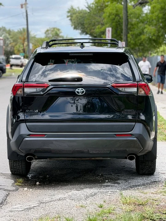 2022 Toyota RAV4 5th Gen - Image 5 of 9