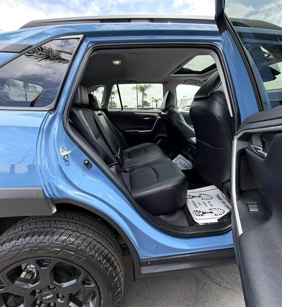 2022 Toyota RAV4 5th Gen - Image 19 of 20