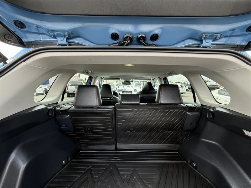 2022 Toyota RAV4 5th Gen - Image 13 of 20