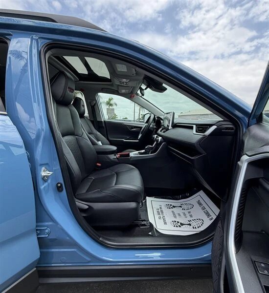 2022 Toyota RAV4 5th Gen - Image 18 of 20