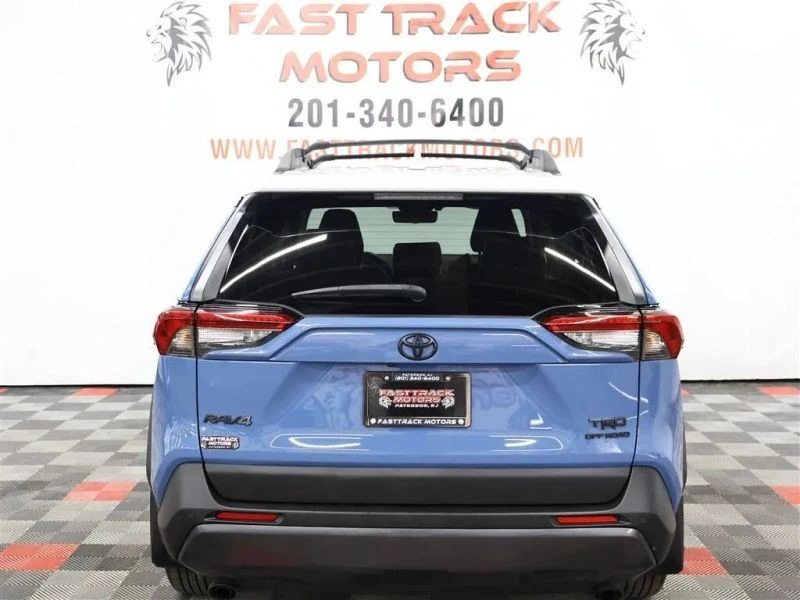 2022 Toyota RAV4 5th Gen - Image 5 of 12