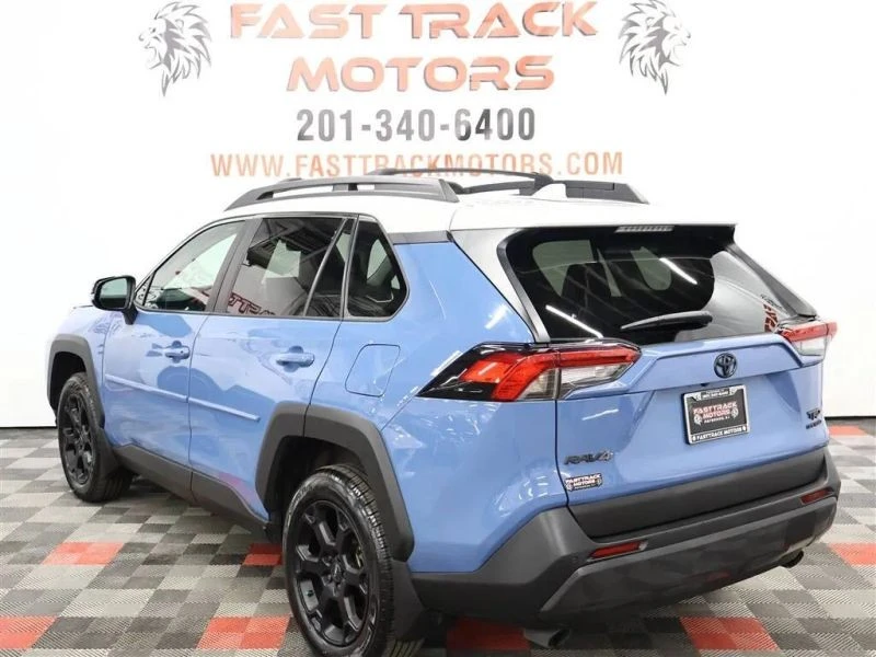 2022 Toyota RAV4 5th Gen - Image 4 of 12