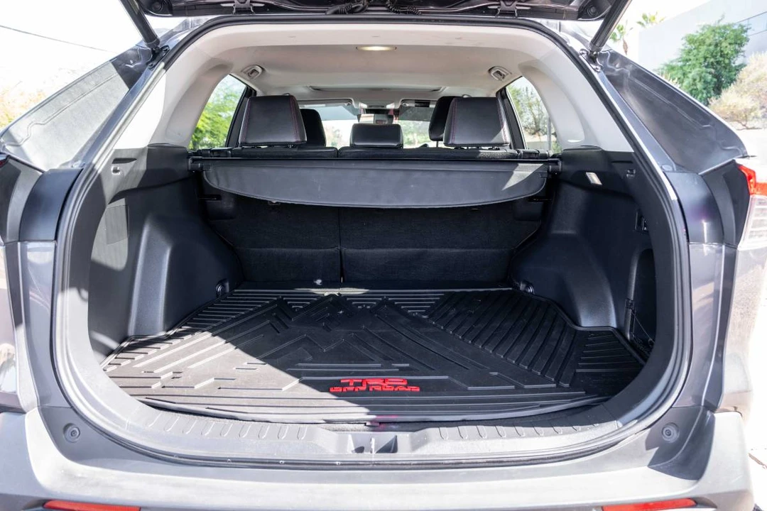 2022 Toyota RAV4 5th Gen - Image 19 of 19