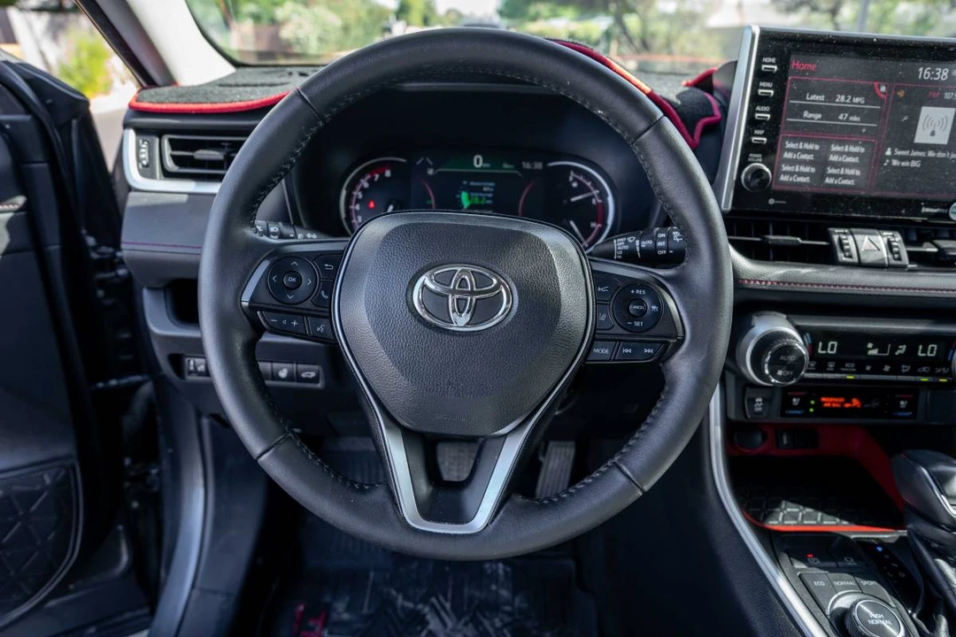 2022 Toyota RAV4 5th Gen - Image 11 of 19