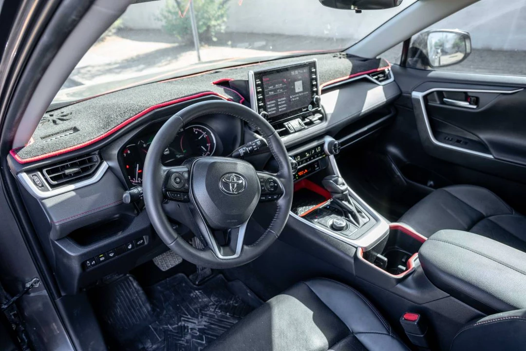 2022 Toyota RAV4 5th Gen - Image 9 of 19