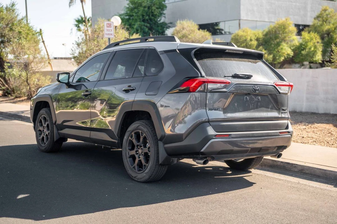 2022 Toyota RAV4 5th Gen - Image 3 of 19