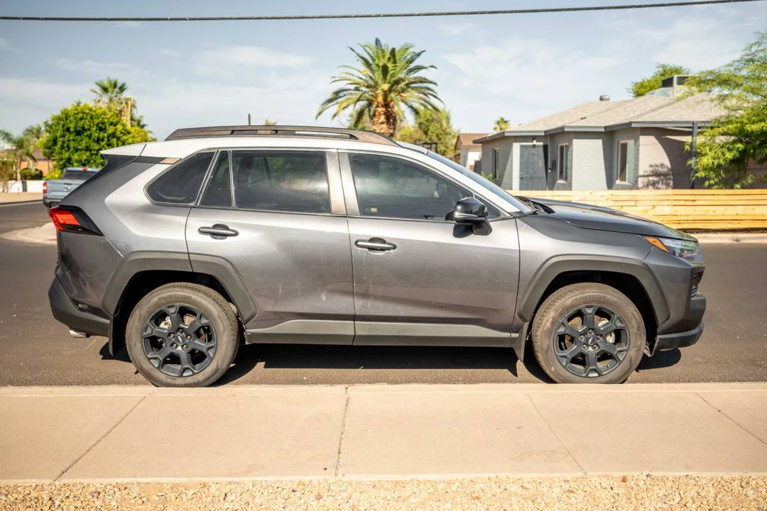 2022 Toyota RAV4 5th Gen - Image 6 of 19