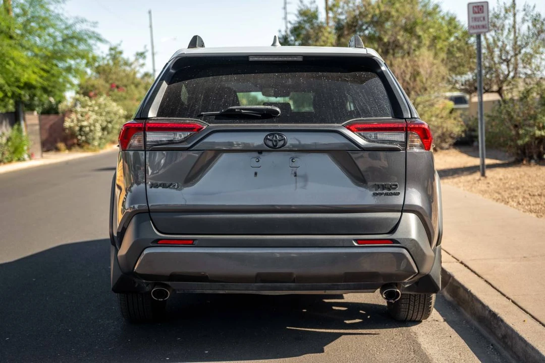 2022 Toyota RAV4 5th Gen - Image 4 of 19