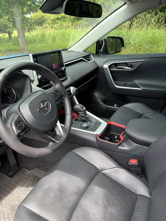 2022 Toyota RAV4 5th Gen - Image 9 of 15