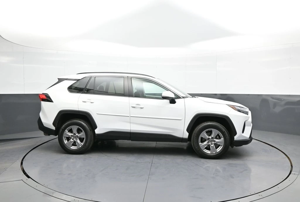 2022 Toyota RAV4 5th Gen - Image 5 of 12