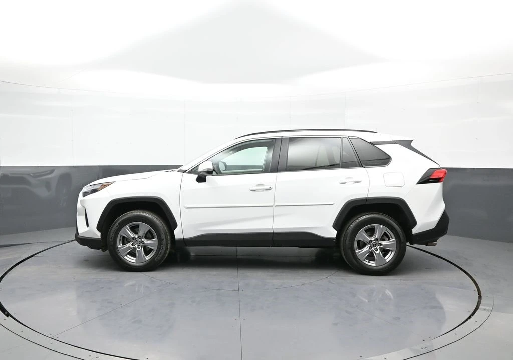 2022 Toyota RAV4 5th Gen - Image 9 of 12